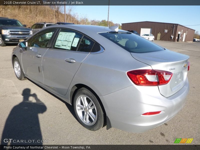 Silver Ice Metallic / Jet Black 2018 Chevrolet Cruze LT