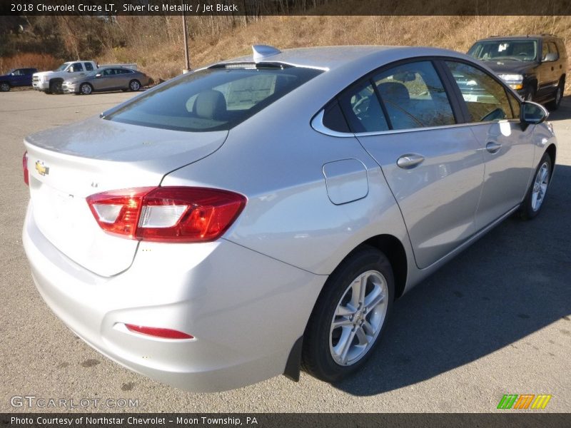 Silver Ice Metallic / Jet Black 2018 Chevrolet Cruze LT