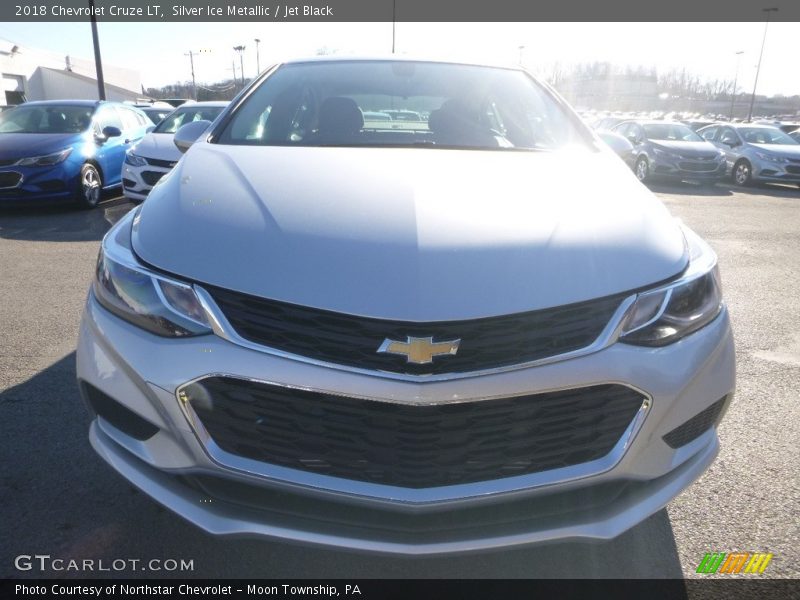 Silver Ice Metallic / Jet Black 2018 Chevrolet Cruze LT