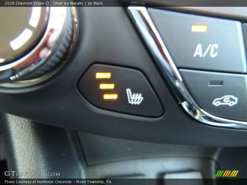 Silver Ice Metallic / Jet Black 2018 Chevrolet Cruze LT