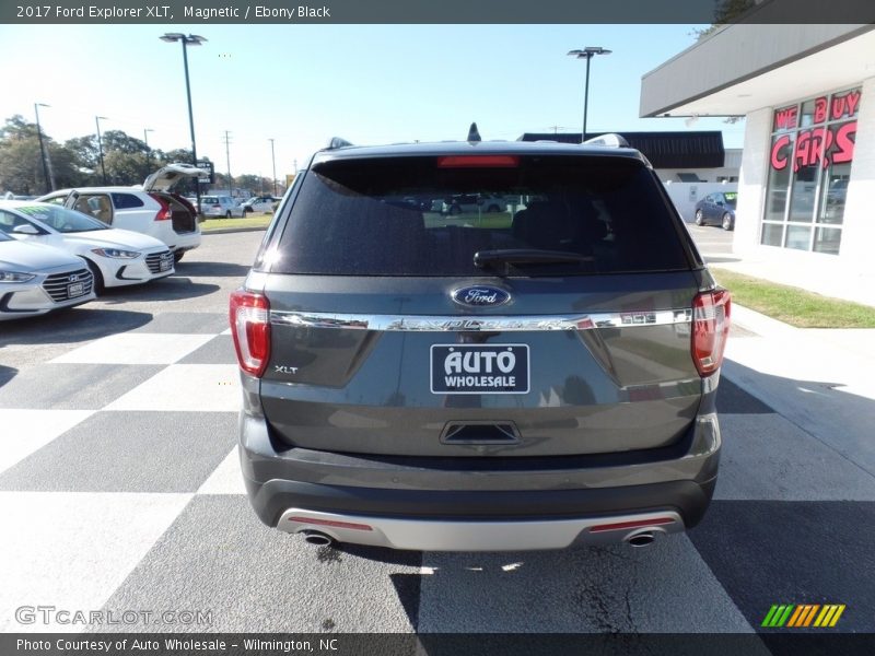 Magnetic / Ebony Black 2017 Ford Explorer XLT