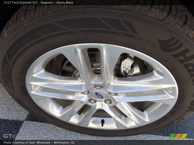 Magnetic / Ebony Black 2017 Ford Explorer XLT