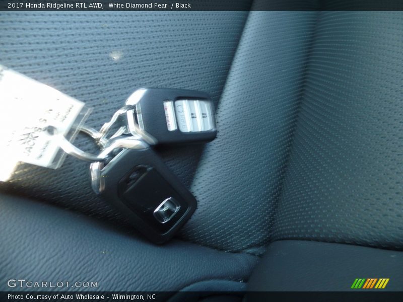 White Diamond Pearl / Black 2017 Honda Ridgeline RTL AWD