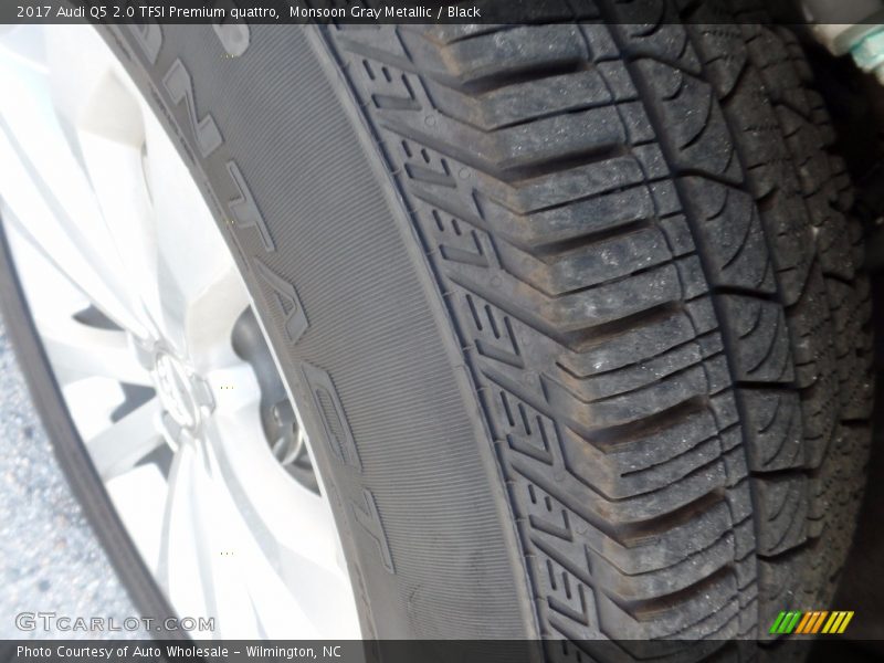 Monsoon Gray Metallic / Black 2017 Audi Q5 2.0 TFSI Premium quattro