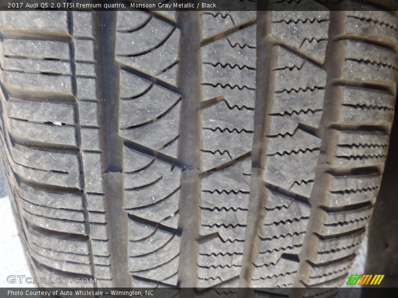 Monsoon Gray Metallic / Black 2017 Audi Q5 2.0 TFSI Premium quattro