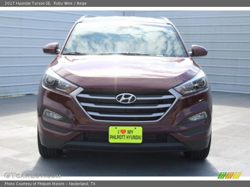 Ruby Wine / Beige 2017 Hyundai Tucson SE