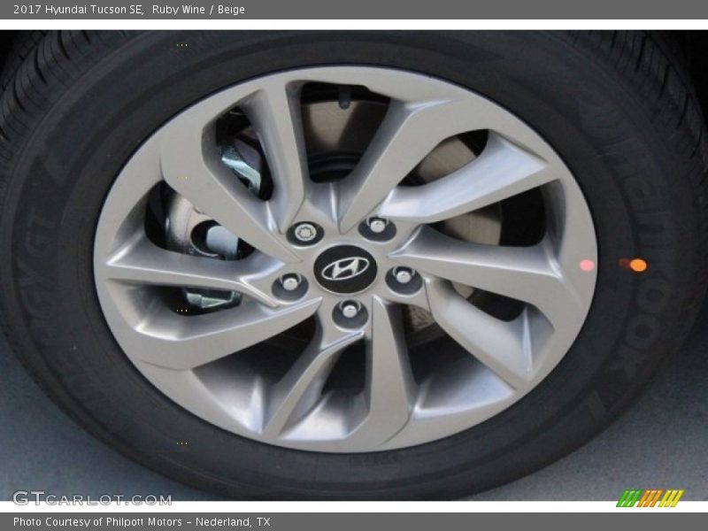 Ruby Wine / Beige 2017 Hyundai Tucson SE