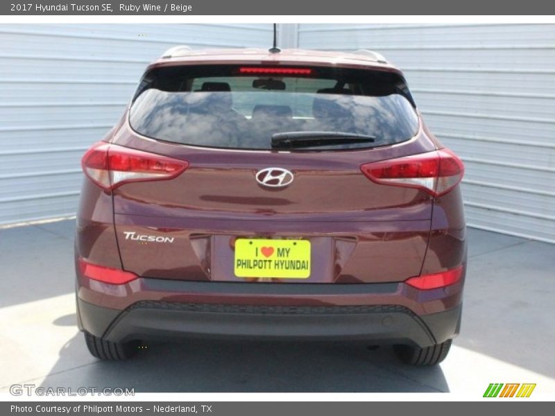 Ruby Wine / Beige 2017 Hyundai Tucson SE