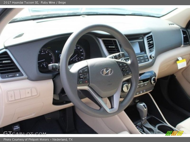 Ruby Wine / Beige 2017 Hyundai Tucson SE