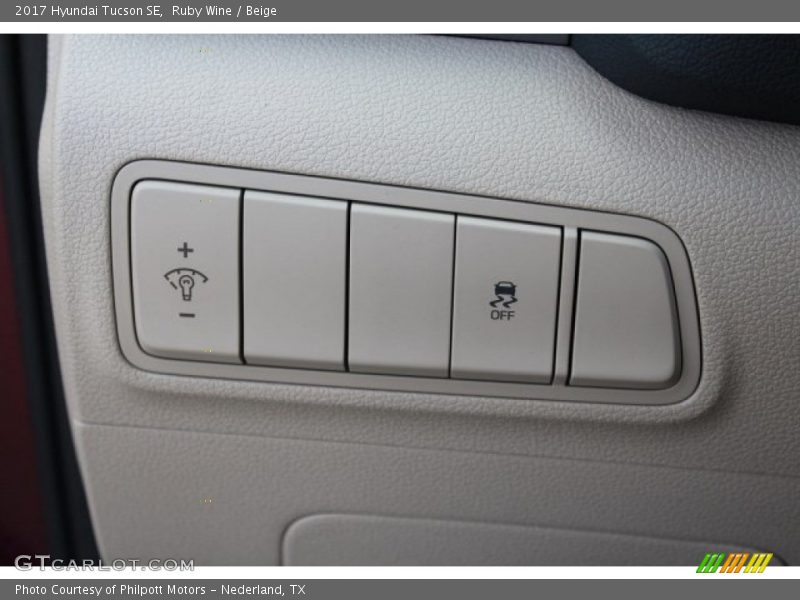 Ruby Wine / Beige 2017 Hyundai Tucson SE