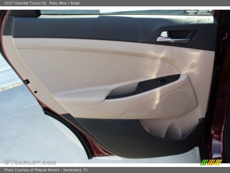 Ruby Wine / Beige 2017 Hyundai Tucson SE