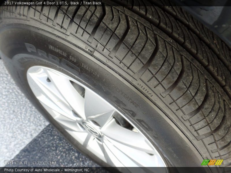 Black / Titan Black 2017 Volkswagen Golf 4 Door 1.8T S