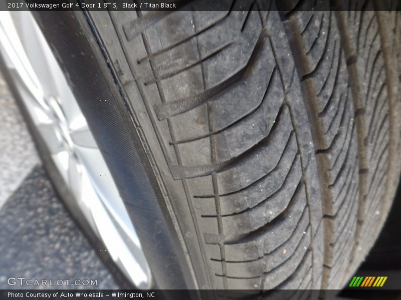 Black / Titan Black 2017 Volkswagen Golf 4 Door 1.8T S