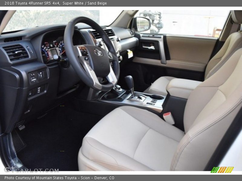 Super White / Sand Beige 2018 Toyota 4Runner SR5 4x4
