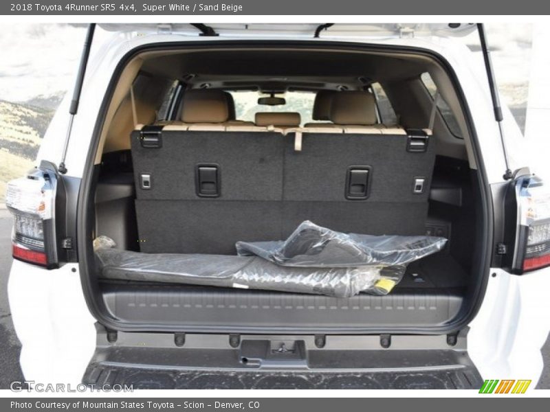 Super White / Sand Beige 2018 Toyota 4Runner SR5 4x4