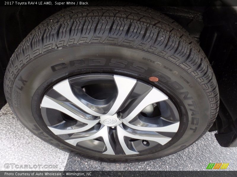 Super White / Black 2017 Toyota RAV4 LE AWD