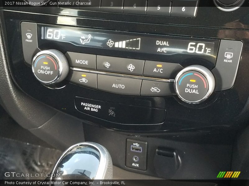 Gun Metallic / Charcoal 2017 Nissan Rogue SV