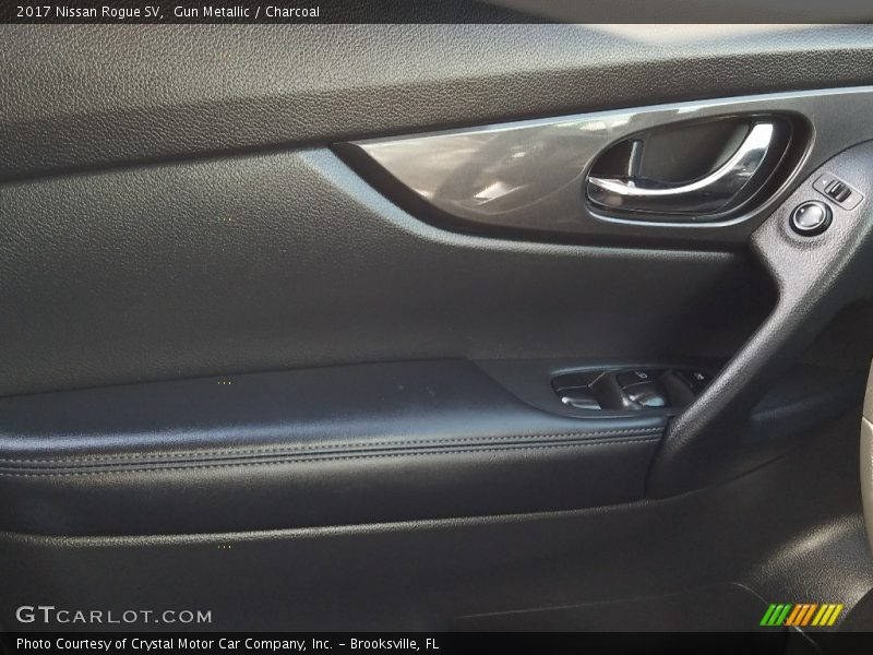 Gun Metallic / Charcoal 2017 Nissan Rogue SV