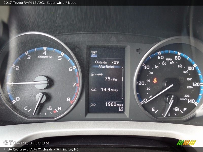 Super White / Black 2017 Toyota RAV4 LE AWD