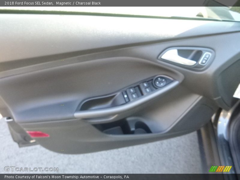 Magnetic / Charcoal Black 2018 Ford Focus SEL Sedan
