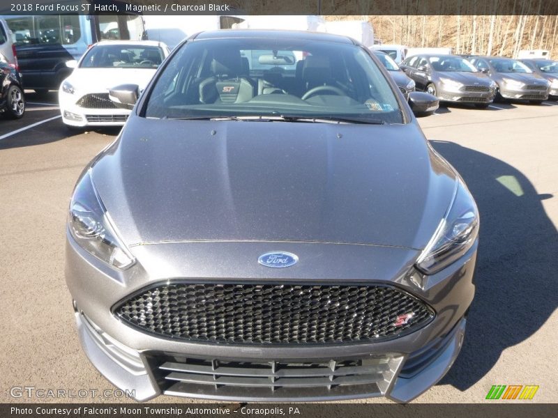 Magnetic / Charcoal Black 2018 Ford Focus ST Hatch