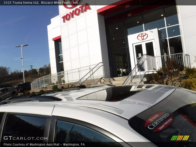 Blizzard White Pearl / Ash 2015 Toyota Sienna XLE