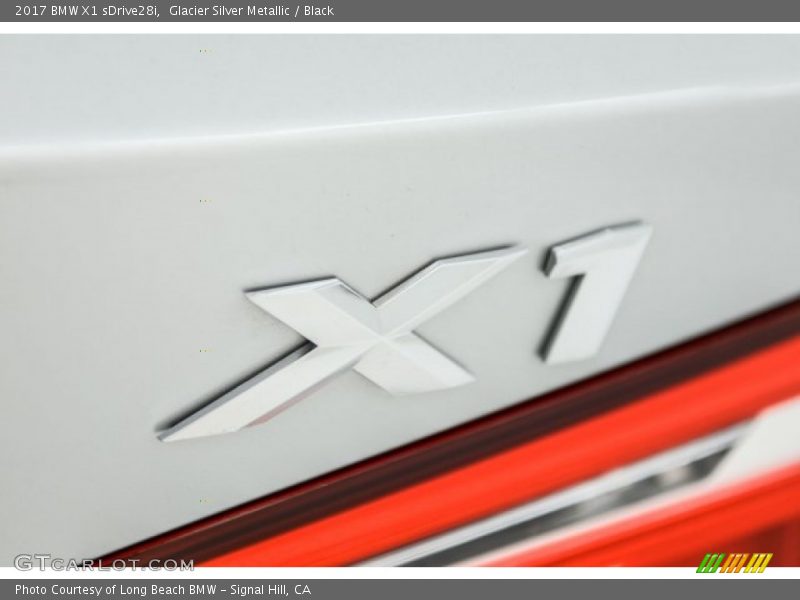 Glacier Silver Metallic / Black 2017 BMW X1 sDrive28i