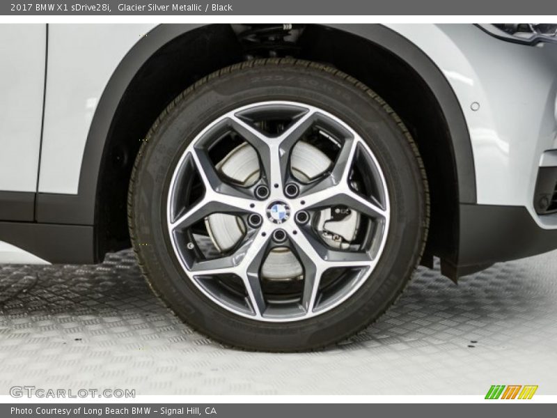 Glacier Silver Metallic / Black 2017 BMW X1 sDrive28i