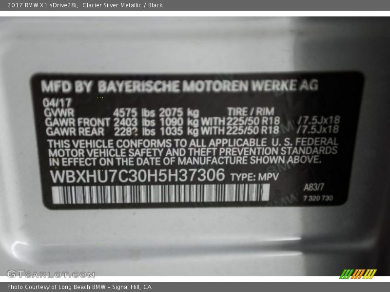 Glacier Silver Metallic / Black 2017 BMW X1 sDrive28i
