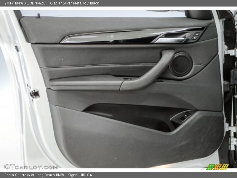 Glacier Silver Metallic / Black 2017 BMW X1 sDrive28i
