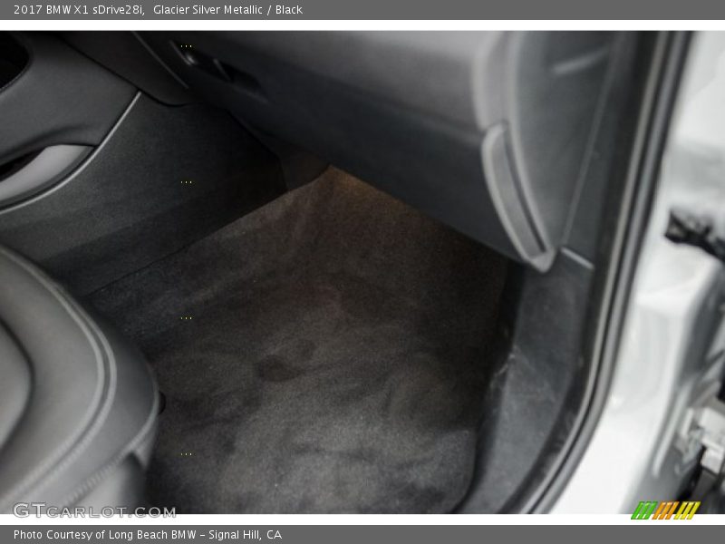Glacier Silver Metallic / Black 2017 BMW X1 sDrive28i