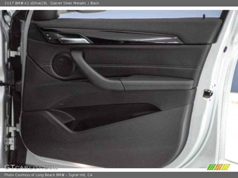 Glacier Silver Metallic / Black 2017 BMW X1 sDrive28i