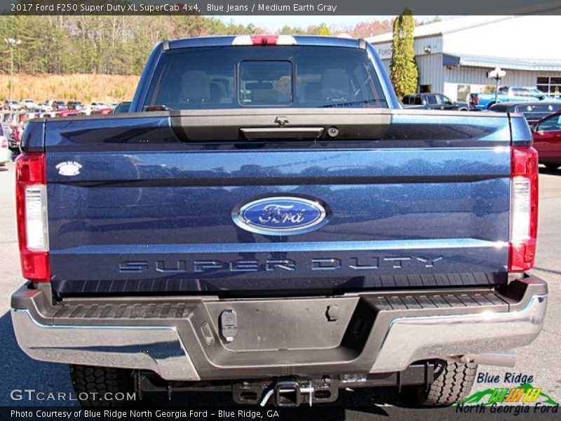 Blue Jeans / Medium Earth Gray 2017 Ford F250 Super Duty XL SuperCab 4x4
