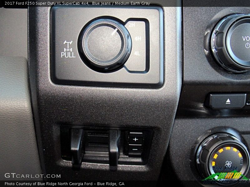 Blue Jeans / Medium Earth Gray 2017 Ford F250 Super Duty XL SuperCab 4x4