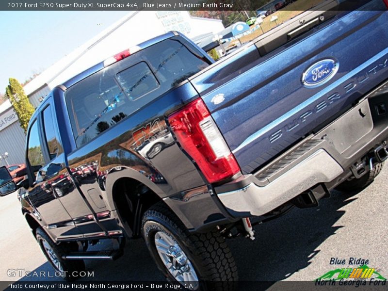 Blue Jeans / Medium Earth Gray 2017 Ford F250 Super Duty XL SuperCab 4x4