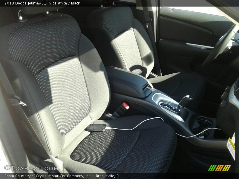 Vice White / Black 2018 Dodge Journey SE