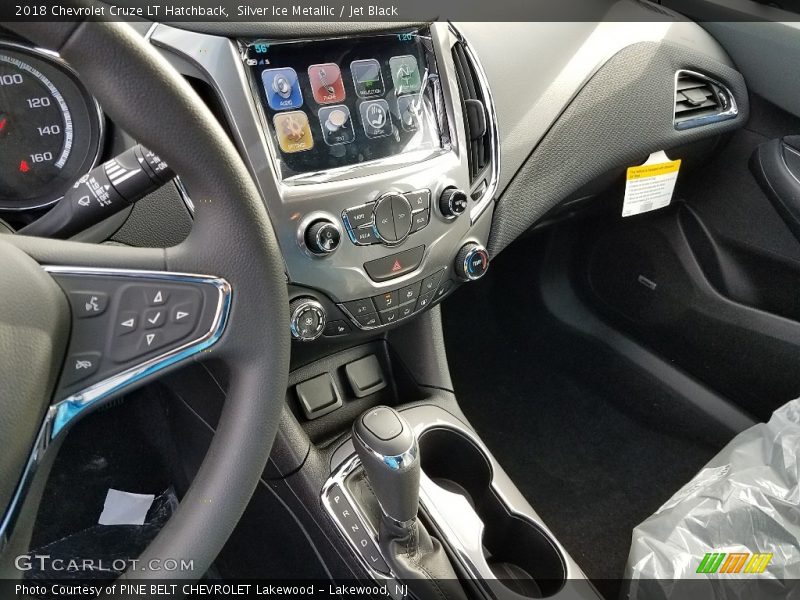 Controls of 2018 Cruze LT Hatchback