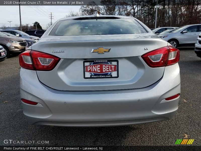 Silver Ice Metallic / Jet Black 2018 Chevrolet Cruze LT