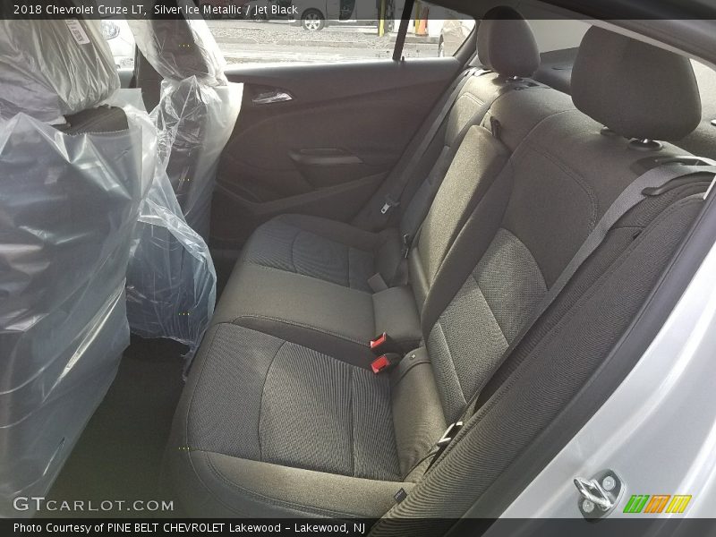 Silver Ice Metallic / Jet Black 2018 Chevrolet Cruze LT