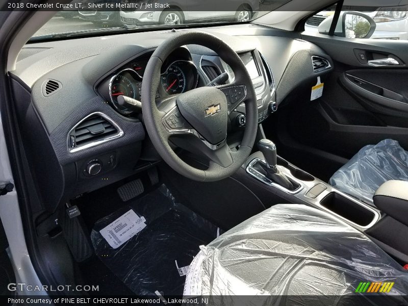 Silver Ice Metallic / Jet Black 2018 Chevrolet Cruze LT