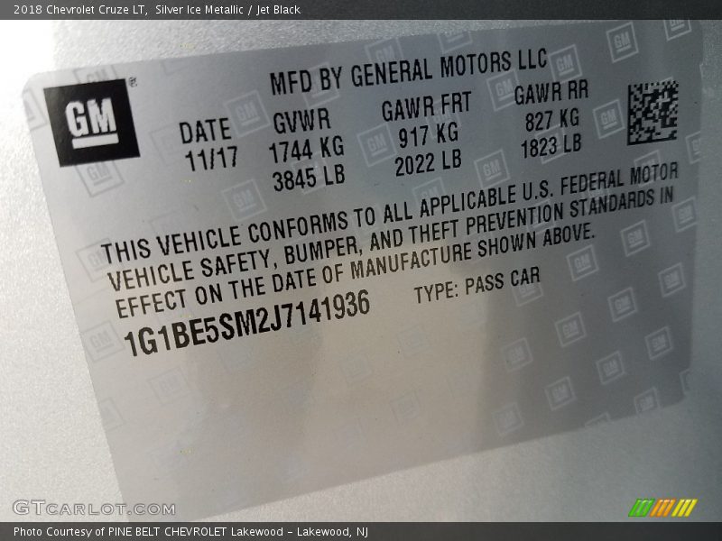 Silver Ice Metallic / Jet Black 2018 Chevrolet Cruze LT