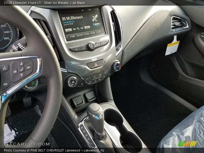 Silver Ice Metallic / Jet Black 2018 Chevrolet Cruze LT