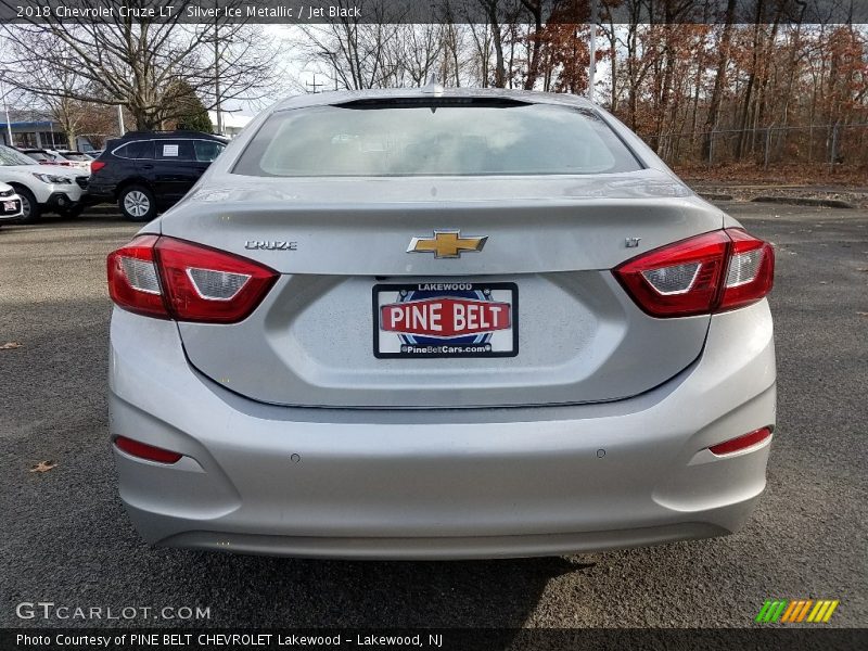 Silver Ice Metallic / Jet Black 2018 Chevrolet Cruze LT