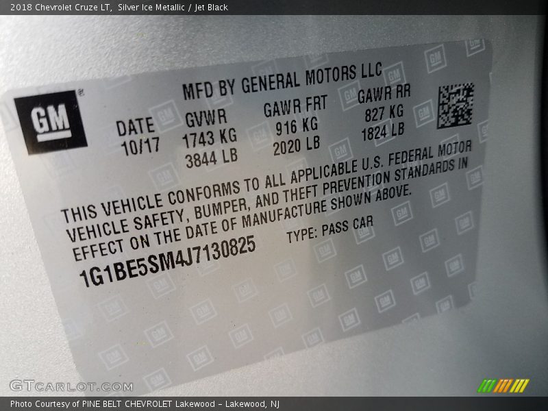 Silver Ice Metallic / Jet Black 2018 Chevrolet Cruze LT