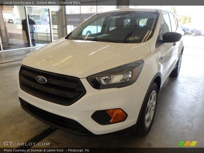 Oxford White / Charcoal Black 2018 Ford Escape S
