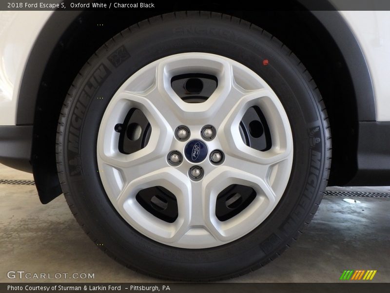 Oxford White / Charcoal Black 2018 Ford Escape S