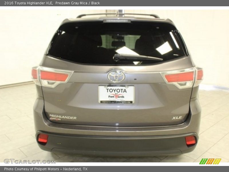 Predawn Gray Mica / Black 2016 Toyota Highlander XLE