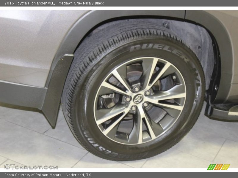 Predawn Gray Mica / Black 2016 Toyota Highlander XLE