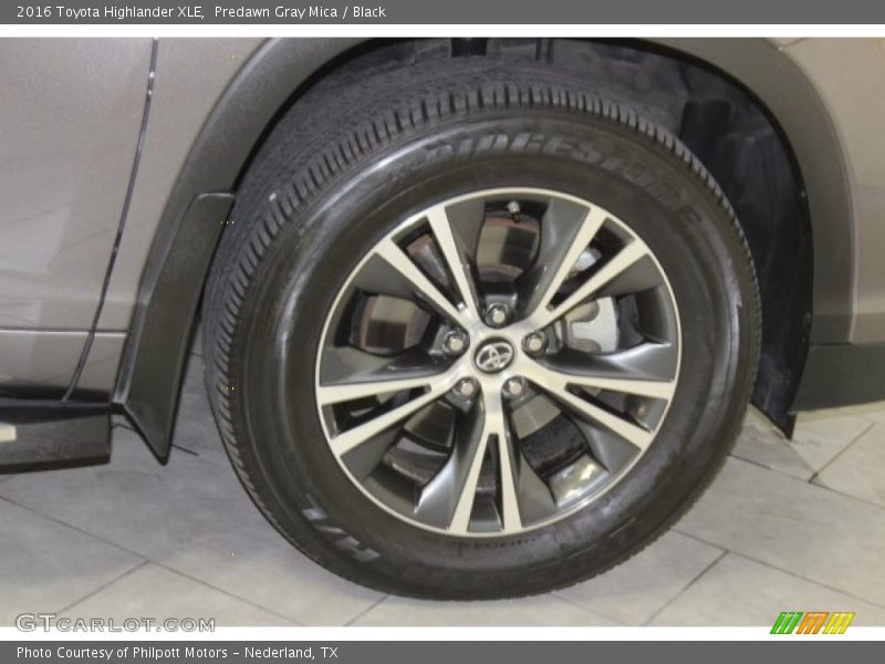 Predawn Gray Mica / Black 2016 Toyota Highlander XLE