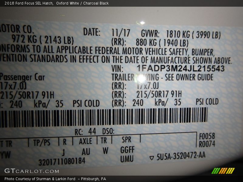 Oxford White / Charcoal Black 2018 Ford Focus SEL Hatch